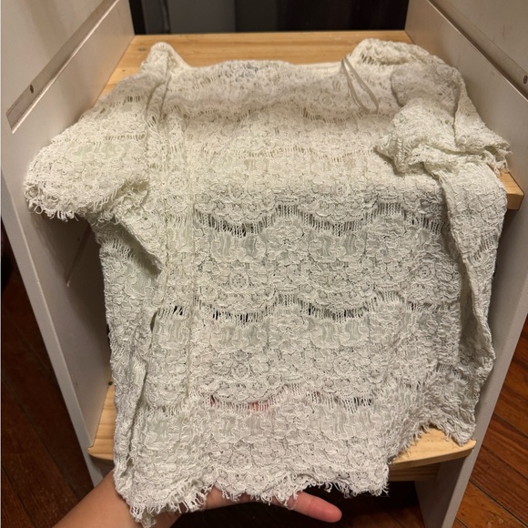 Gorgeous full lace white top size medium - Picture 2 of 4